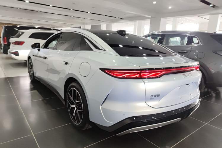 Used BYD Han L 2025 EV Four-Wheel Drive LiDAR Flagship Model Rear Left 45 Deg