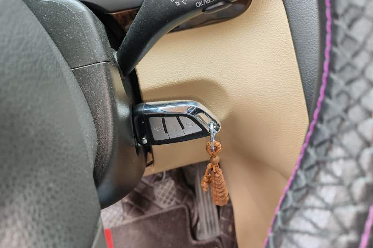 Used Volkswagen Touran 2011 1.4T Manual Zhiya Edition 5 Seats Vehicle Key