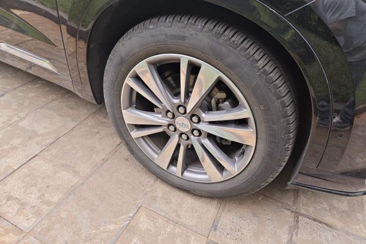 Used Cadillac XT6 2020 28T Six-Seater Luxury Version Right Front Wheel Hub