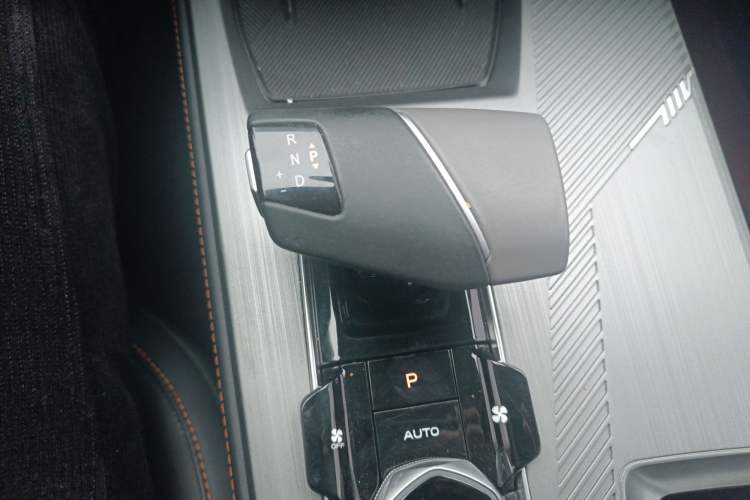 Used CHANGAN OSHAN Z6 2023 Blue Whale 1.5T DCT Smart Edition
