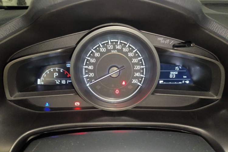 Used Mazda 3 Axela 2017 Hatchback 1.5L Automatic Luxury Model Emission Standard China V Odometer Close Up