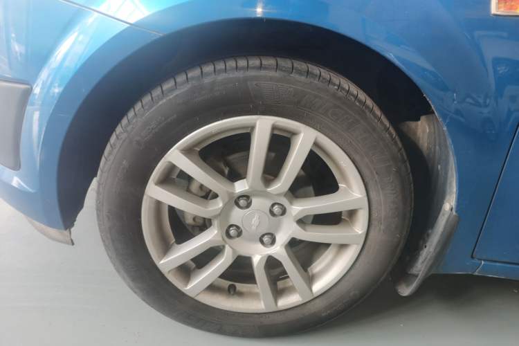 Used Chevrolet Aveo Sonic 2011 Hatchback 1.6L MT SX
