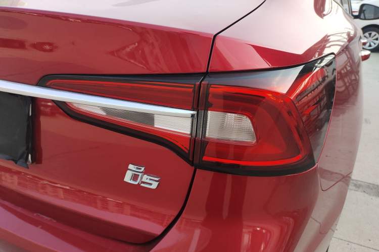 Used Roewe i5 2019 1.5L Automatic 4G Connected Langyue Edition Right Rear Taillight