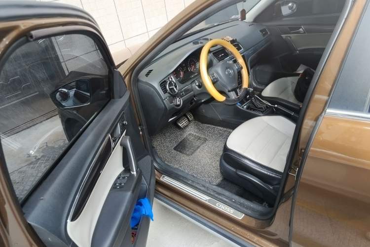 Used Volkswagen Cross Lavida 2014 1.4TSI DSG