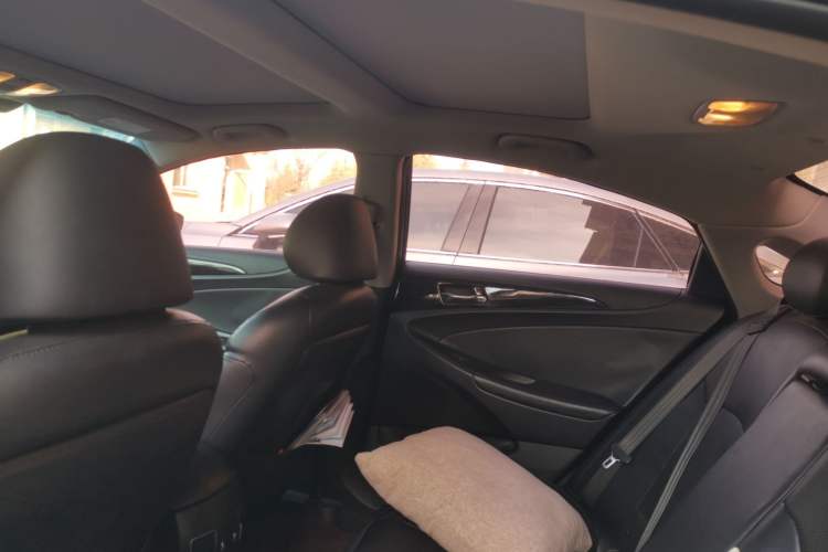 Used Hyundai Sonata 2014 2.4L Automatic Luxury Version China IV Standard Headliner