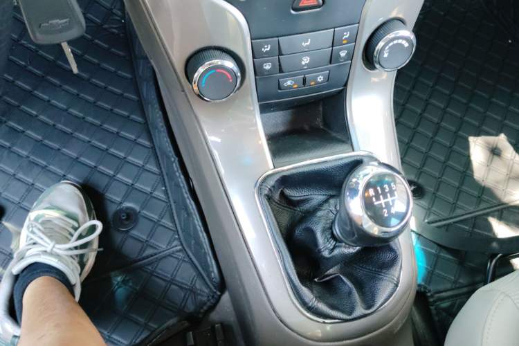 Used Chevrolet Cruze 2015 1.5L Classic SE MT