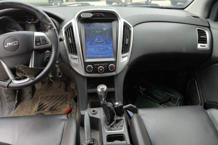 Used JMC Yuhu 7 2017 2.4T Classic Edition Diesel 4x4 Luxury Version JX4D24A5L
