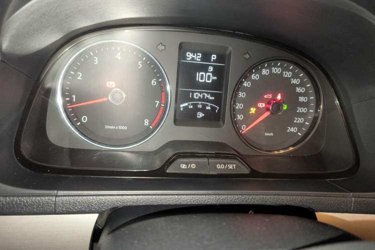 Used Volkswagen Lavida 2013 Revised Version 1.4 TSI DSG Comfort Edition Instrument Cluster