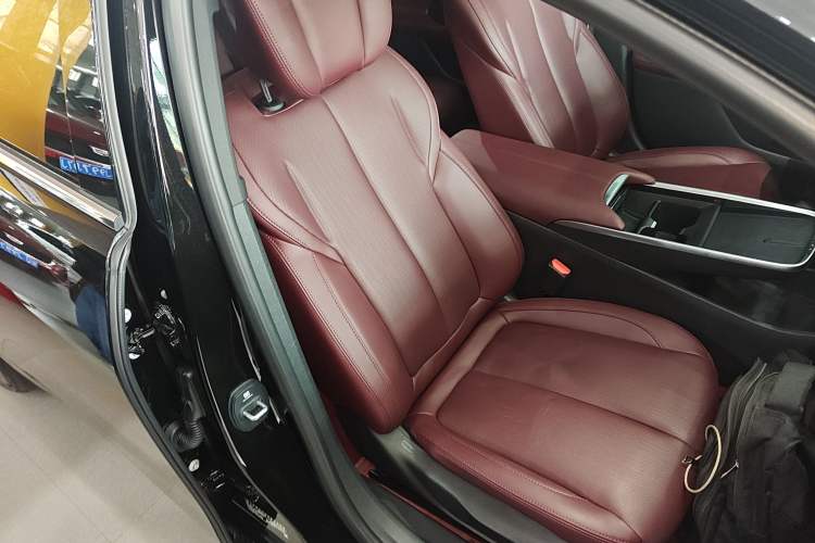 Used Buick LaCrosse 2026 Model 28T Platinum Edition