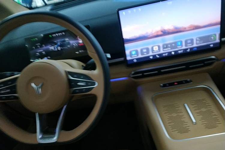 Used VOYAH Dream 2025 PHEV Four-Wheel Drive Prestige Qiankun Edition