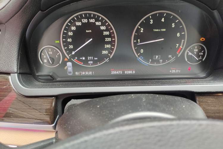 Used BMW 7 Series  Odometer Close Up