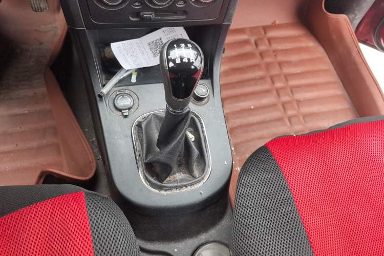 Used Dongfeng Fengon 360 2015 1.5L Manual Luxury 7-Seater China IV Standard
