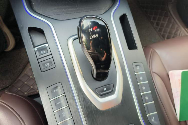 Used Wey VV7 2020 2.0T Flagship Edition Gear Lever