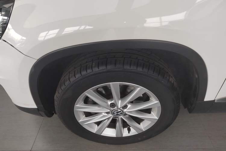 Used Volkswagen Tiguan L 2016 280TSI Automatic Two-Wheel-Drive Silk Road Style Edition
