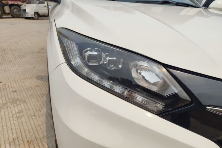 Used Honda Vezel 2017 1.8L CVT Front-Wheel Drive Pioneer Edition Right Front Headlight