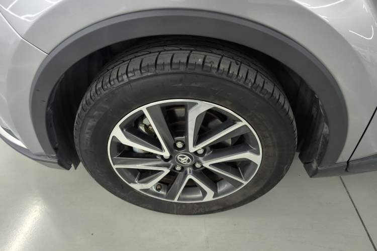 Used Toyota IZOA 2021 Dual-Motor 2.0L Yichi Edition Exterior 7