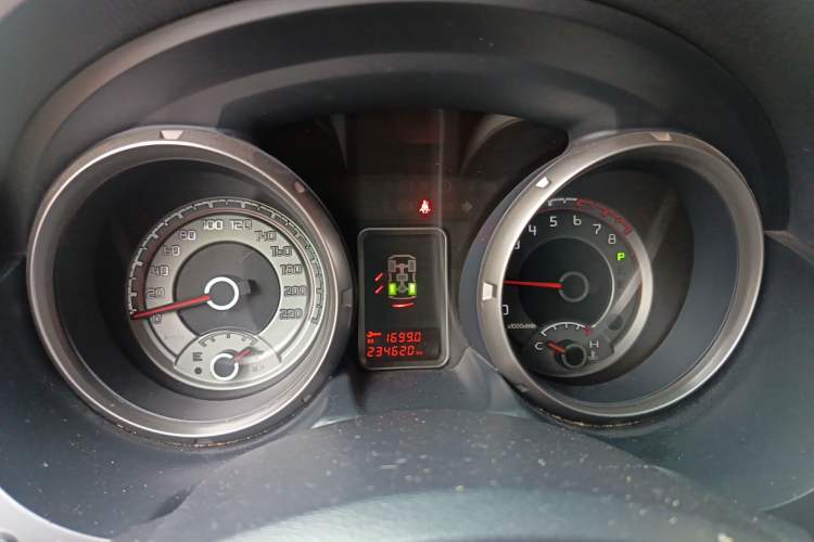 Used Mitsubishi Pajero 2015 3.0L Automatic Luxury Version China IV Standard