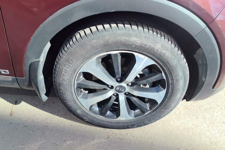 Used Kia Sorento 2015 Sorento L 2.4L Gasoline 4WD Elite Edition 5 Seats China V Emission Standard Right Front Wheel Hub