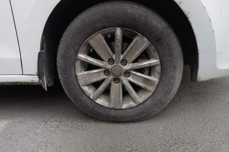 Used Volkswagen Jetta 2015 Value Edition 1.6L Manual Fashionable Style
