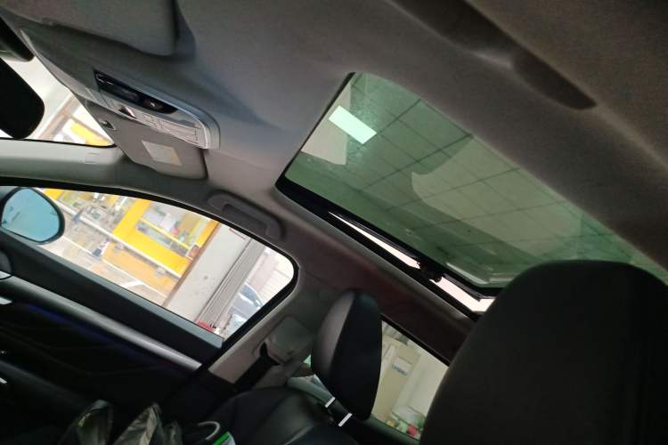 Used Wey VV7 2017 2.0T Ultra-Luxury Version Headliner