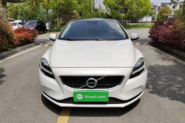 Used Volvo V40 2018 T3 Zhiyi Edition Front