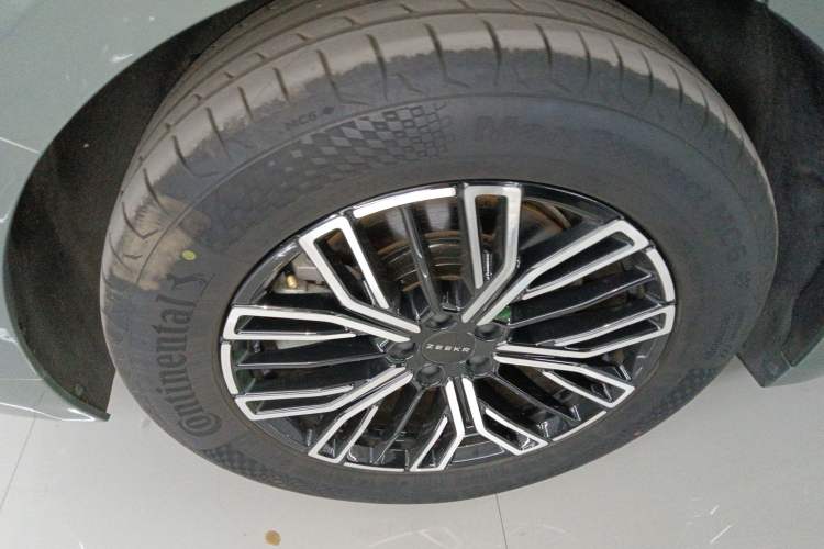 Used Zeekr 001 2025 WE Edition 95 kWh All-Wheel Drive Exterior 5