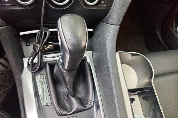 Used DS 6 2014 1.6T Luxury Edition THP160 Gear Lever