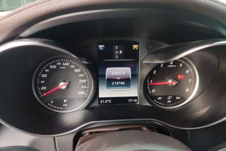 Used Mercedes-Benz GLC 2017 GLC 260 4MATIC Luxury Model
