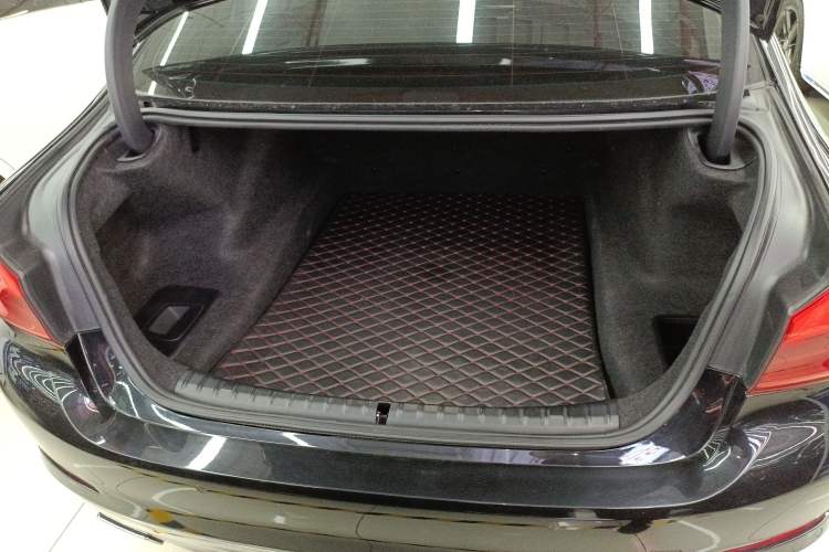 Used BMW 5 Series 2020 530Li Leading Edition Luxury Package Trunk