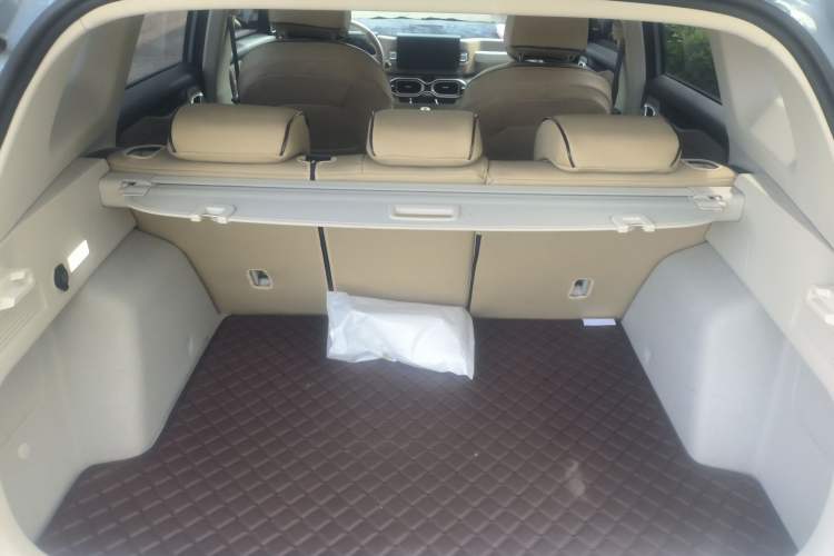 Used Geely Auto icon 2021 1.5TD Passionate Edition Trunk