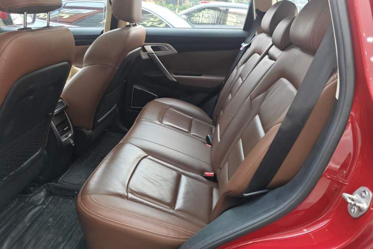 Used Geely Auto Emgrand X7 Sport 2016 1.8TD Automatic ZhiZun Version Left Rear Seat