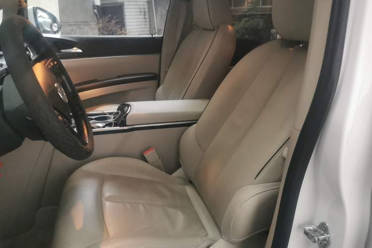 Used Buick GL8 2021 Land Cruiser Executive Class 652T Luxury Model
