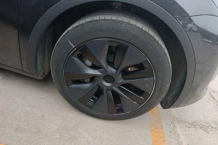 Used Tesla Model Y 2024 Rear-Wheel-Drive Version Exterior 4