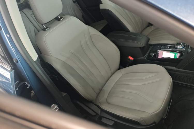 Used Ford Escape 2020 EcoBoost 245 Two-Wheel-Drive Titanium Edition Right Front Seat