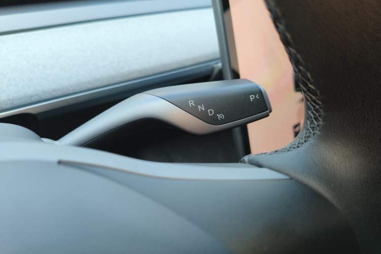 Used Tesla Model Y 2023 Long-Range All-Wheel-Drive Version