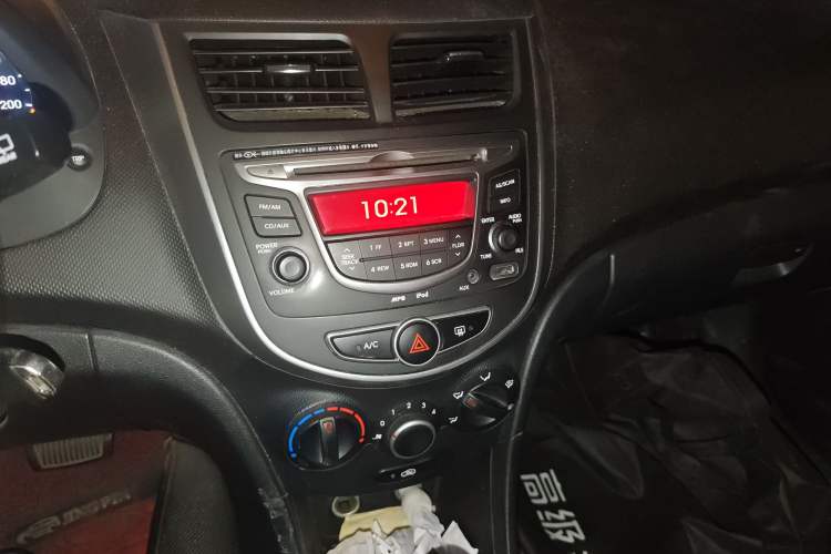 Used Hyundai Verna Ray 2014 1.4L Automatic GLX Audio And AC Panel