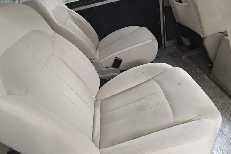 Used FORTHING Lingzhi 2019 Facelifted M5L 1.6L 7-Seater Base Model China VI Standard
