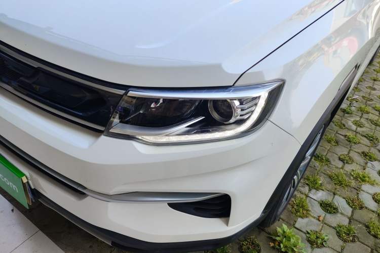 Used CHANGAN CS35PLUS 2018 1.6L Automatic Changlian Edition China V Standard Left Front Headlight