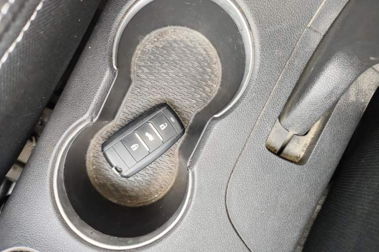 Used Land X2 2017 1.6L Manual Sharp Edition
