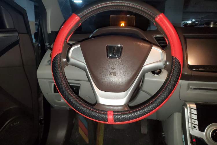 Used Luxgen 5 2013 1.8T Automatic Luxury Model Steering Wheel