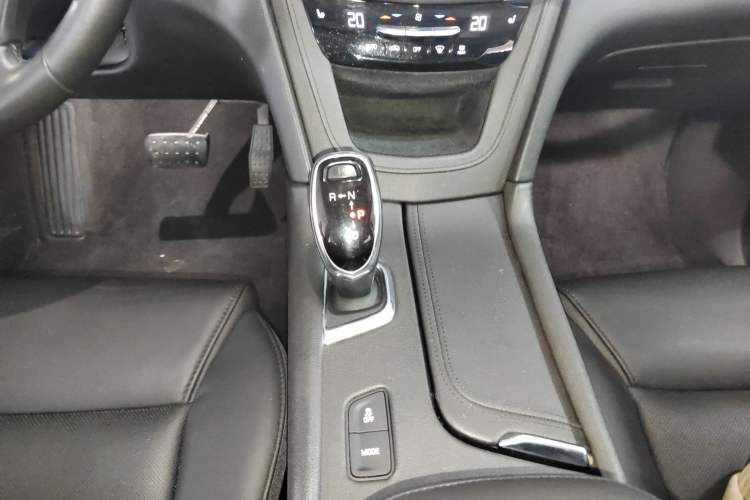 Used Cadillac XT5 2018 25T Luxury Model
