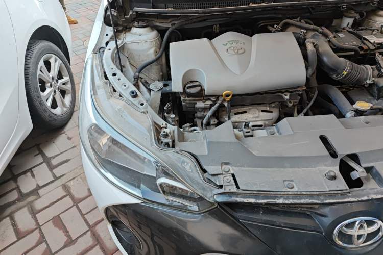 Used Toyota YARiS L Zhi Xuan 2017 1.5E CVT Enhanced Performance Edition Right Front Headlight