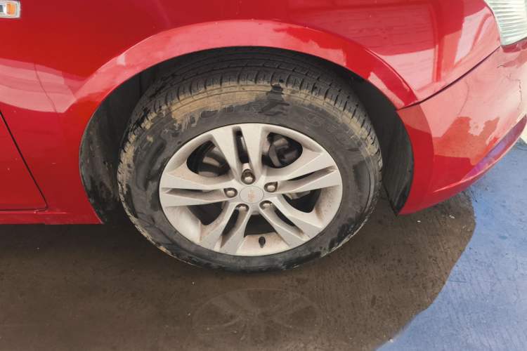 Used Chevrolet Cruze 2015 1.5L Classic SE AT Right Front Wheel Hub