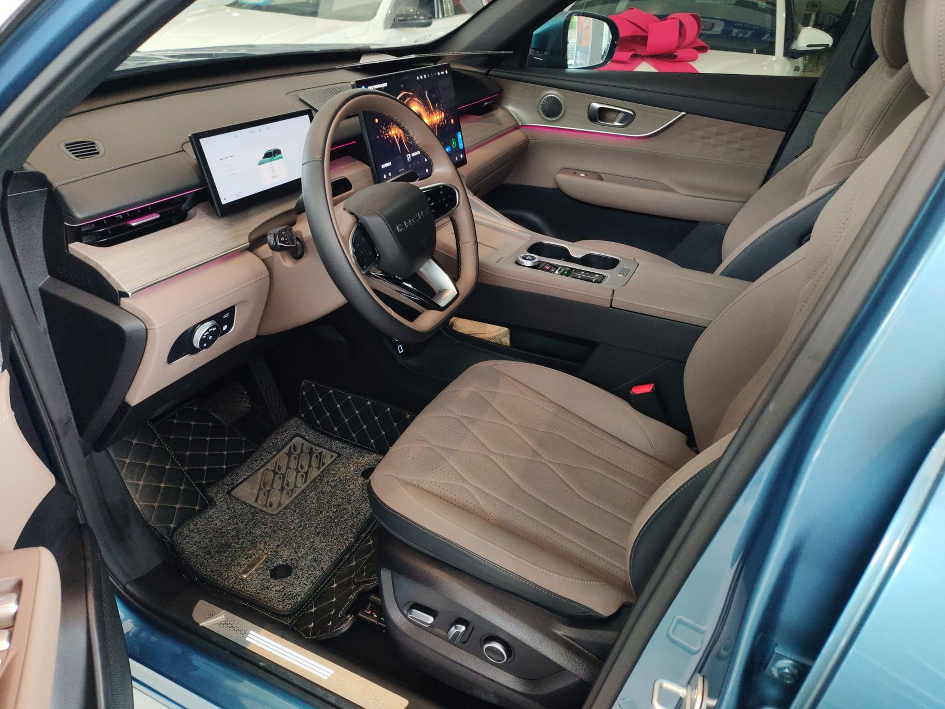 المقاعد الأمامية داخل السيارة