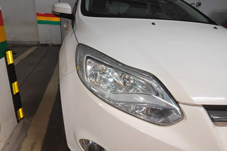 Used Ford Focus 2012 Sedan 1.6L Manual Fashion Edition
