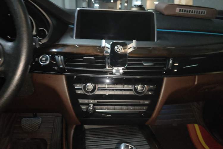 Used BMW X5 2015 xDrive28i
