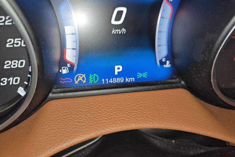 Used Maserati Levante 2016 3.0T Standard Edition Odometer Close Up