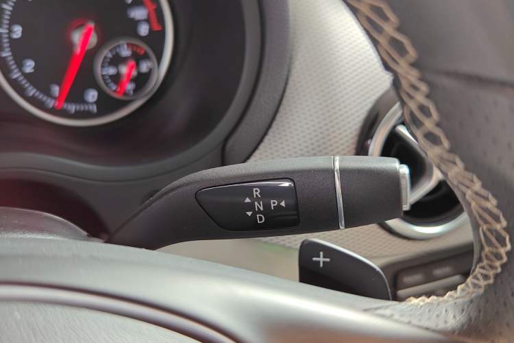 Used Mercedes-Benz B-Class 2015 B 200 Sport Edition Gear Lever