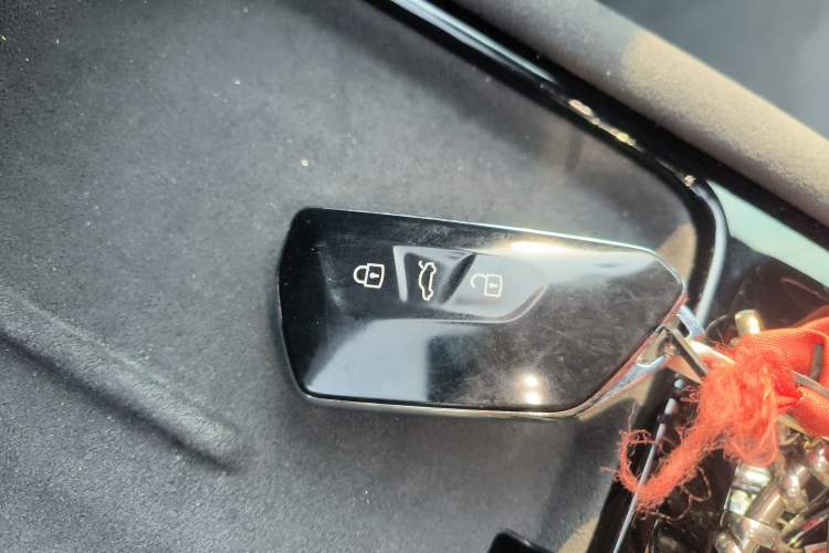 Used Volkswagen Teramont 2025 Tiguan Pro 450TSI Four-Wheel Drive Summit Edition
