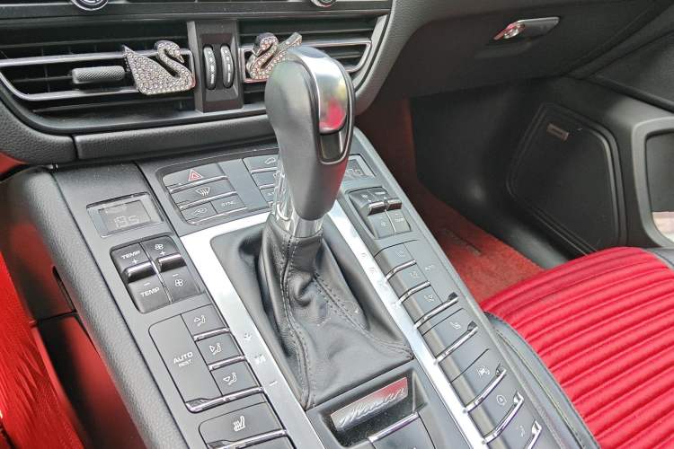 Used Porsche Macan 2018 Macan 2.0T